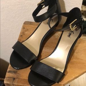 🔥🔥🔥SALE NWOT Black dress sandals